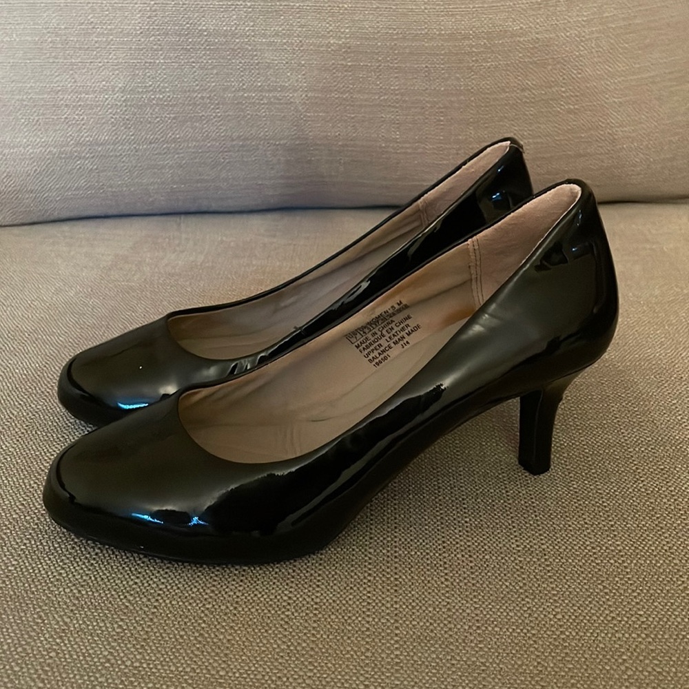 Rockport Size 7 Patent Leather Heels 3”